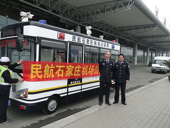 民航河北機(jī)場(chǎng)公安局訂購(gòu)移動(dòng)警務(wù)室