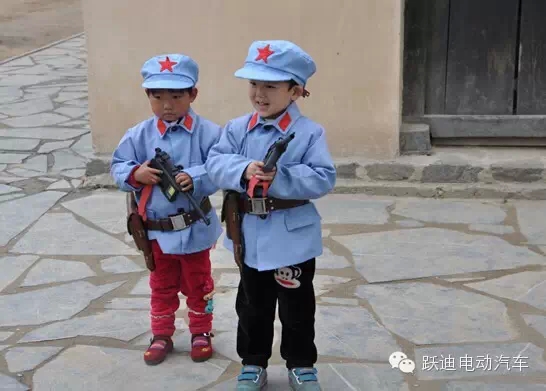 On the way of the Spring-躍迪集團組織第二批員工赴西柏坡學(xué)習(xí)參觀