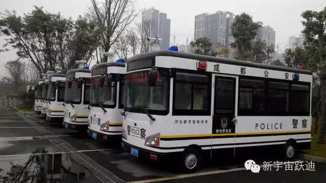 躍迪移動警務(wù)室發(fā)車成都----服務(wù)群眾得民心順民意