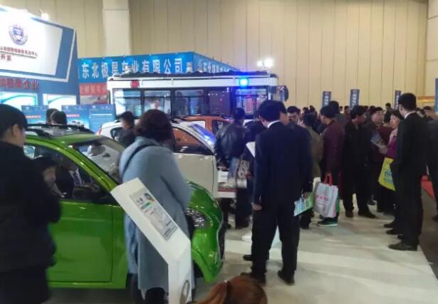 躍迪攜旗下全系新能源汽車產(chǎn)品及躍迪警務用車強勢亮相鄭州展